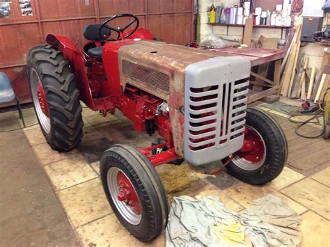 The wings and <b>bonnet</b> are in excellent shape and all four tyres appear 'as new'. . International b275 tractor bonnet
